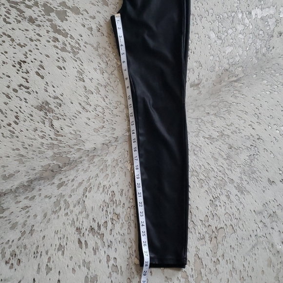 Blank NYC Vegan Pull On Leggings Black Sz27 - Picture 9 of 11